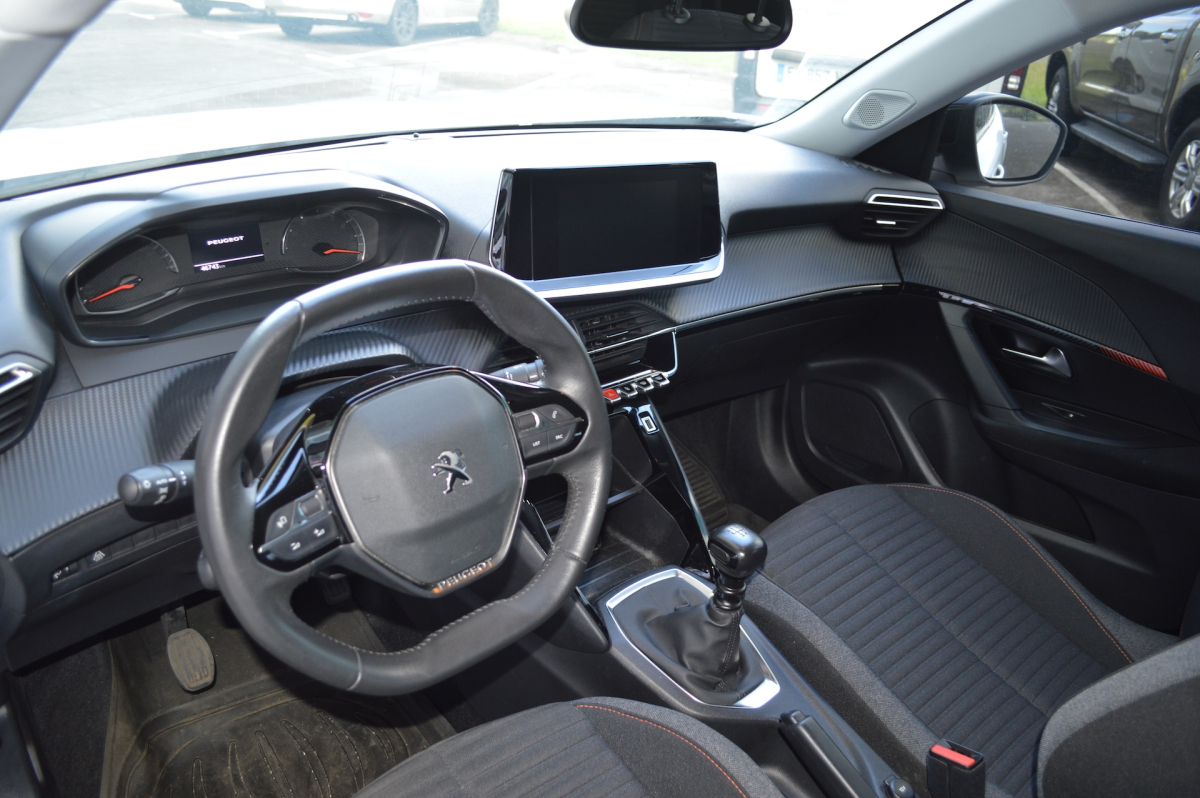 Peugeot 2008 — 17