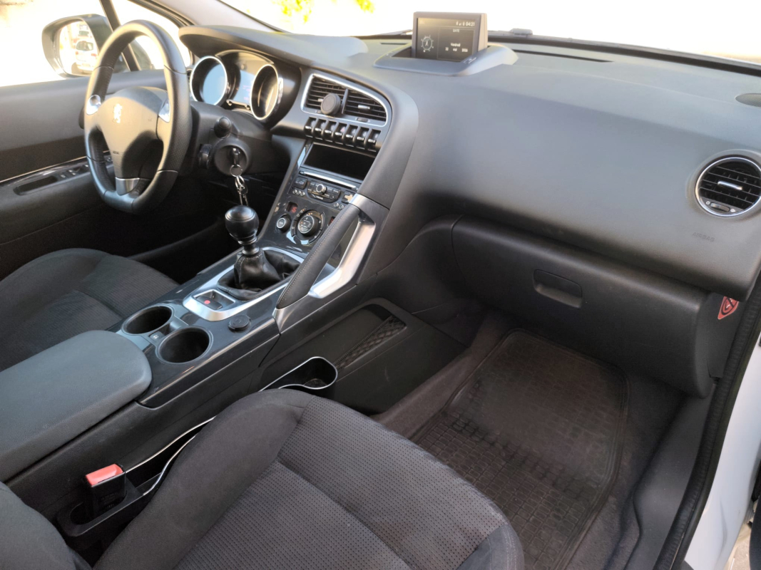 Peugeot 3008 — 13