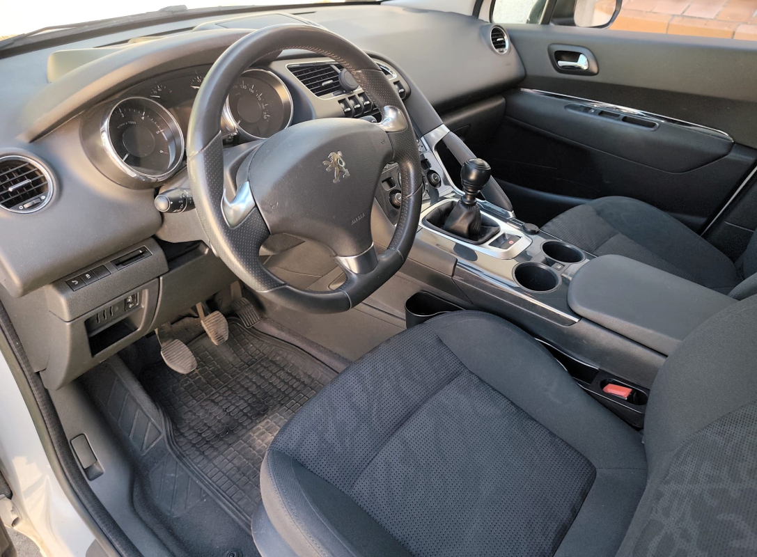 Peugeot 3008 — 11