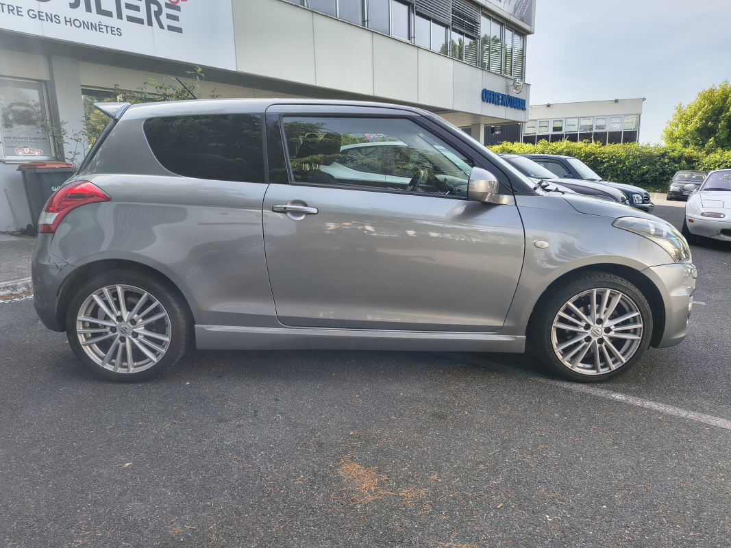 Suzuki Swift — 8