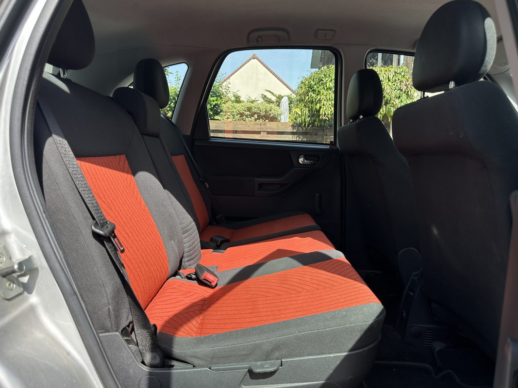 Opel Meriva — 16