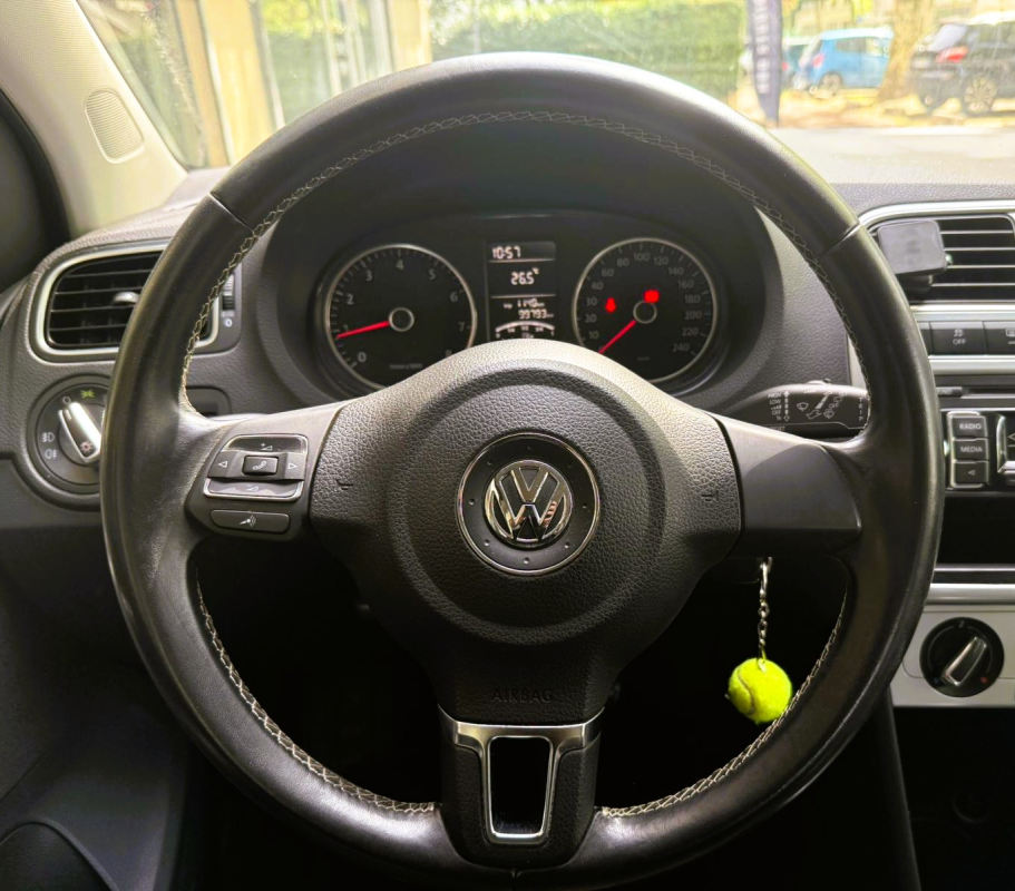 Volkswagen Polo — 12
