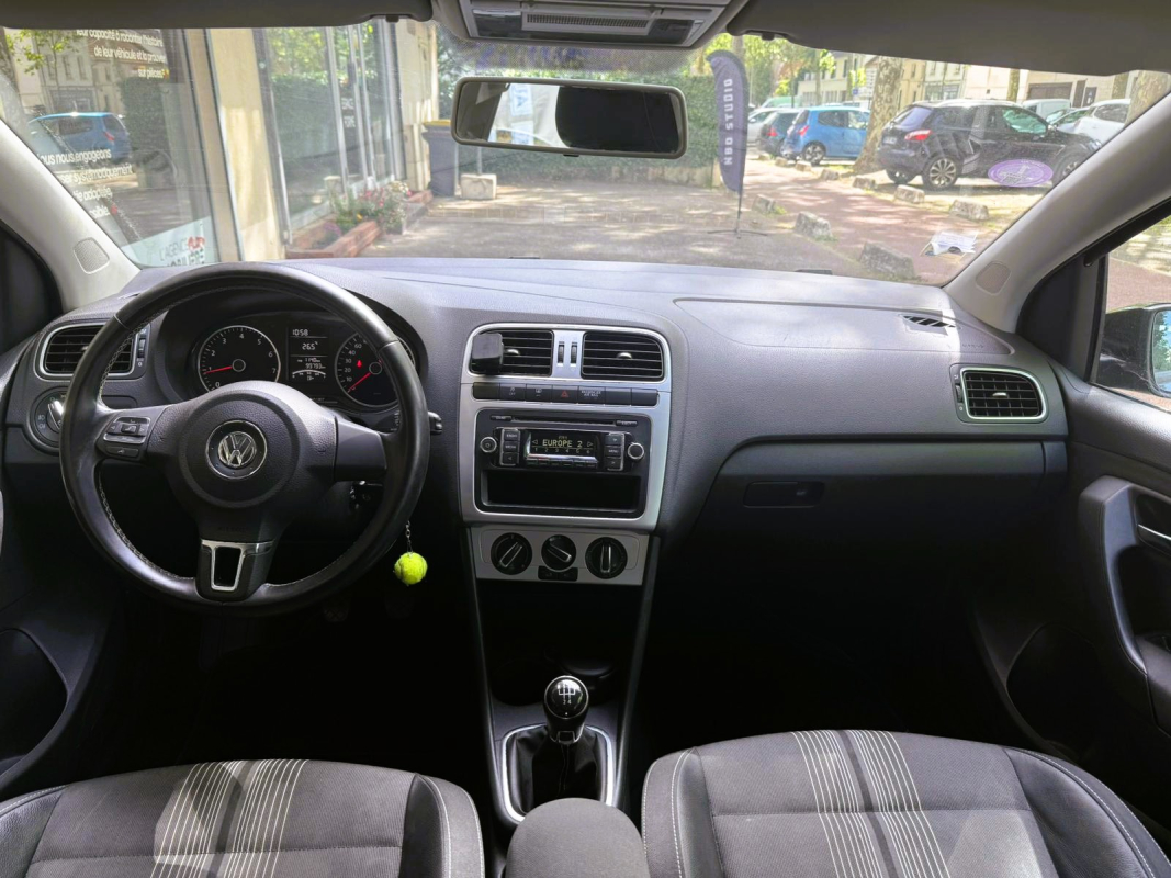 Volkswagen Polo — 9