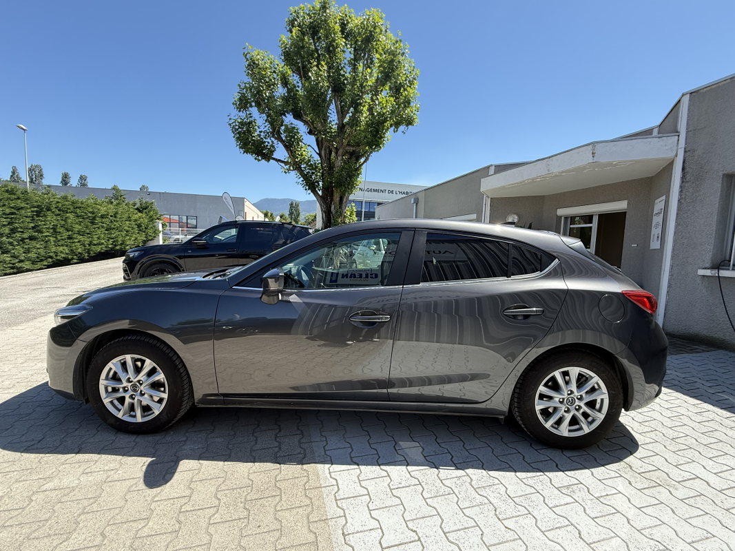 Mazda Mazda 3 — 6