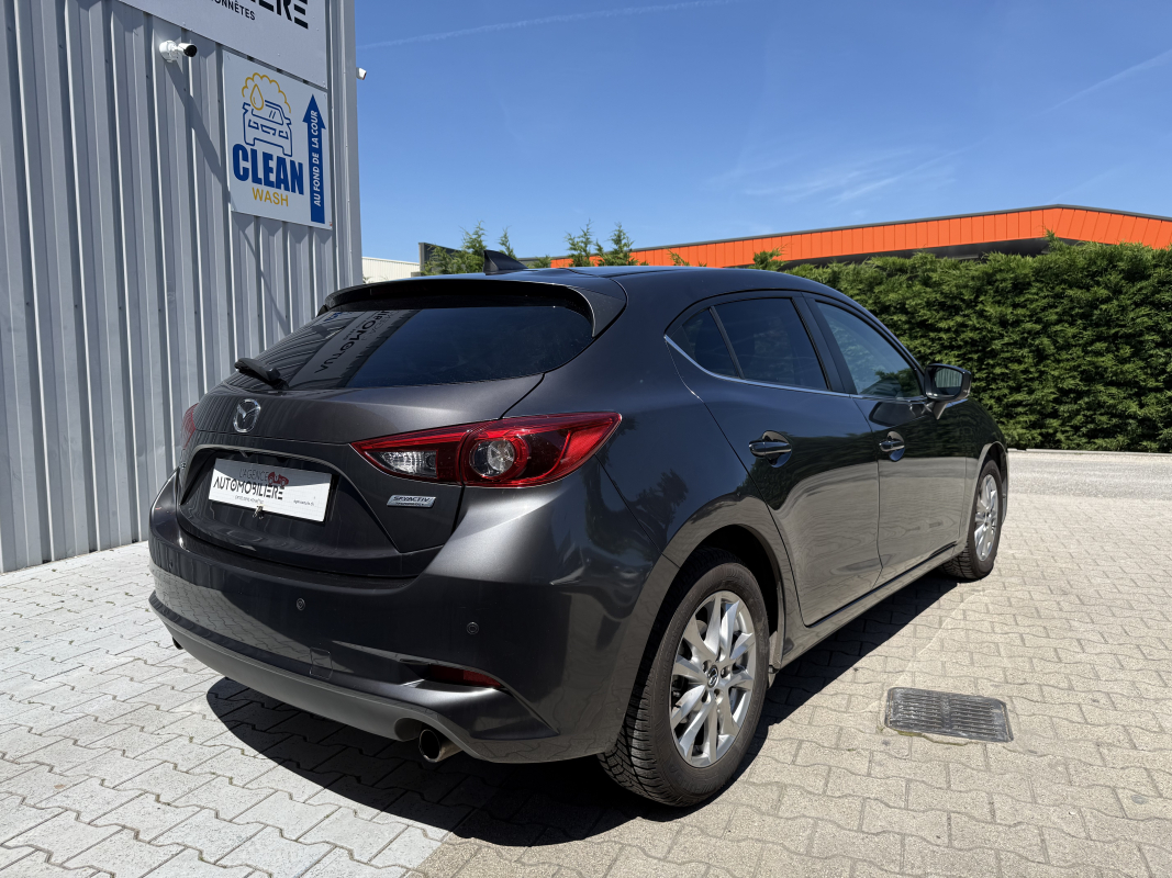 Mazda Mazda 3 — 3
