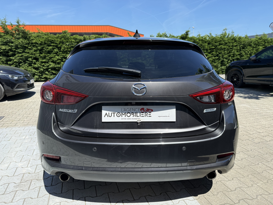 Mazda Mazda 3 — 4