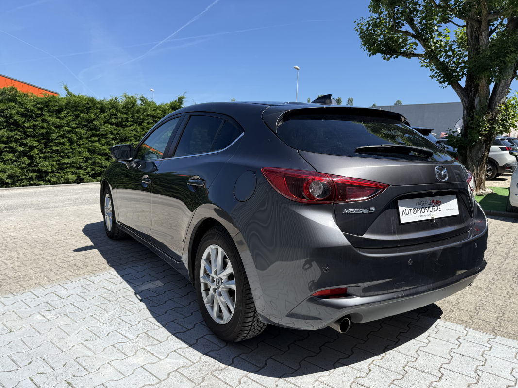 Mazda Mazda 3 — 5