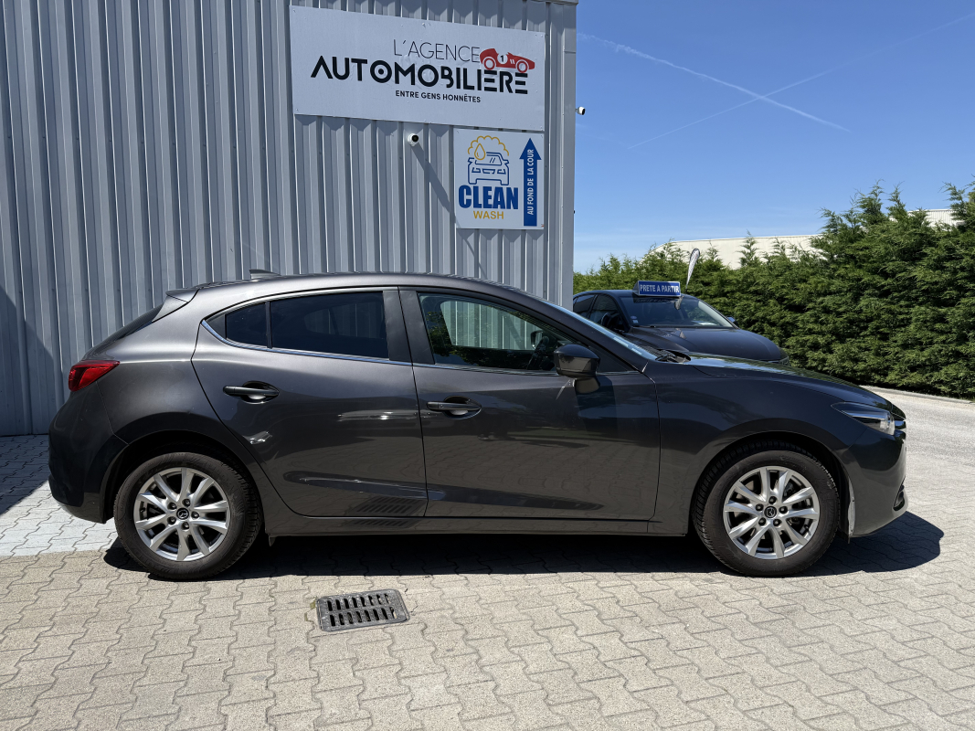 Mazda Mazda 3 — 2
