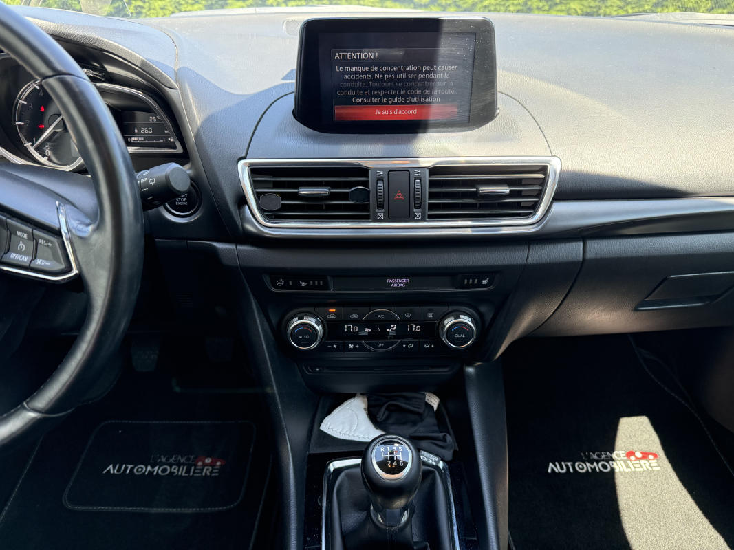 Mazda Mazda 3 — 11
