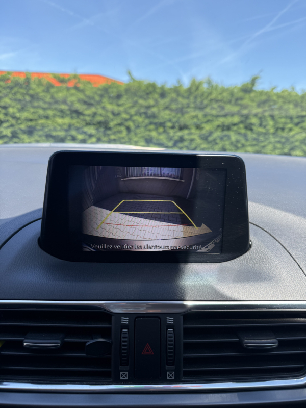 Mazda Mazda 3 — 12