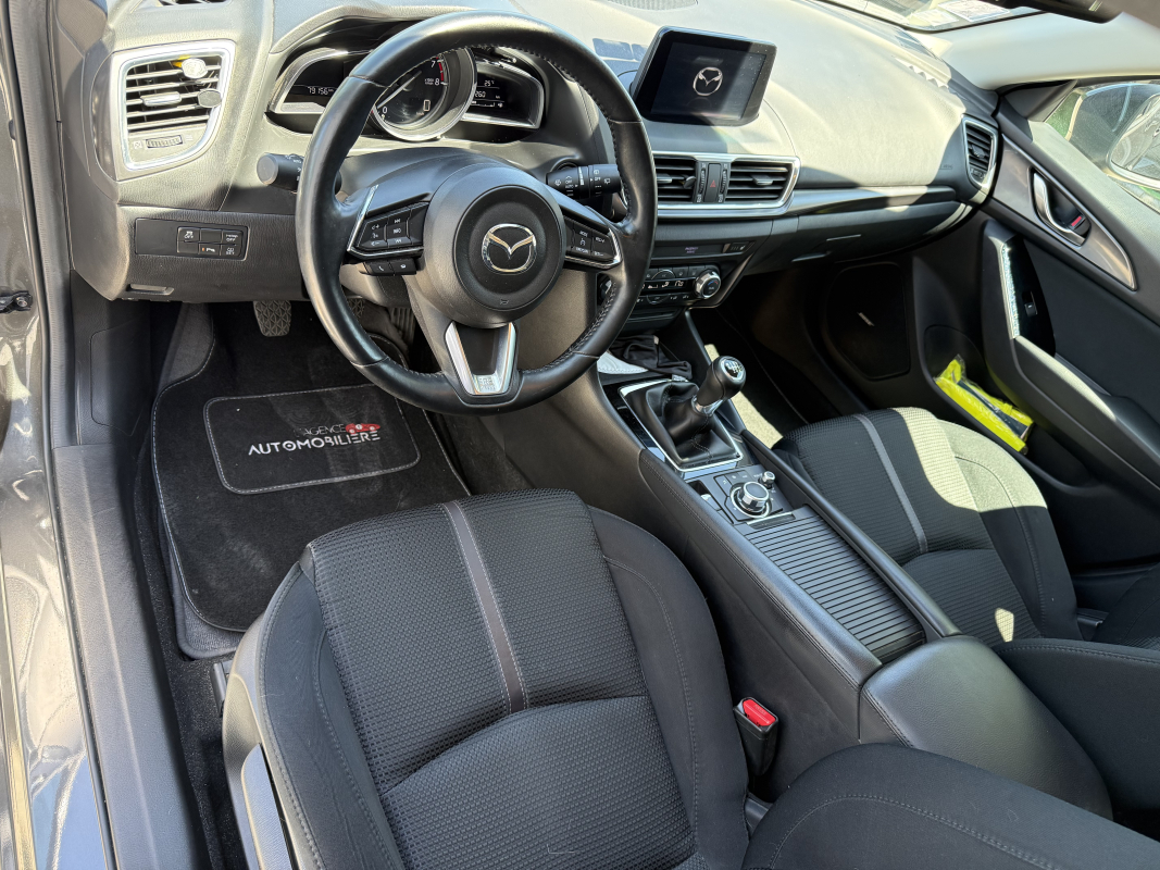 Mazda Mazda 3 — 9