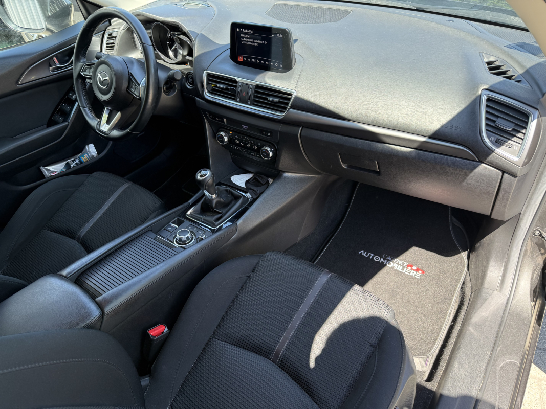 Mazda Mazda 3 — 15