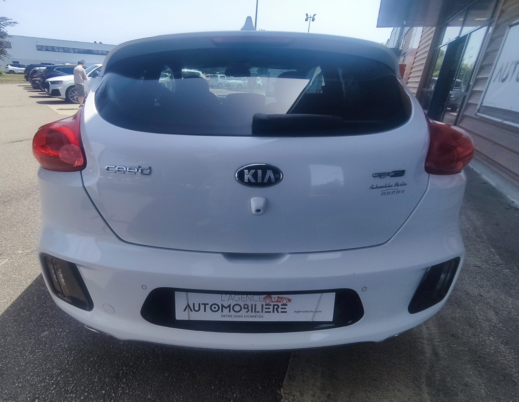 Kia Ceed — 8