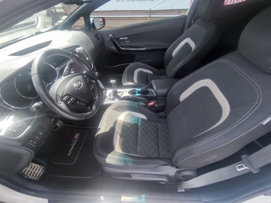 Kia Ceed — 12