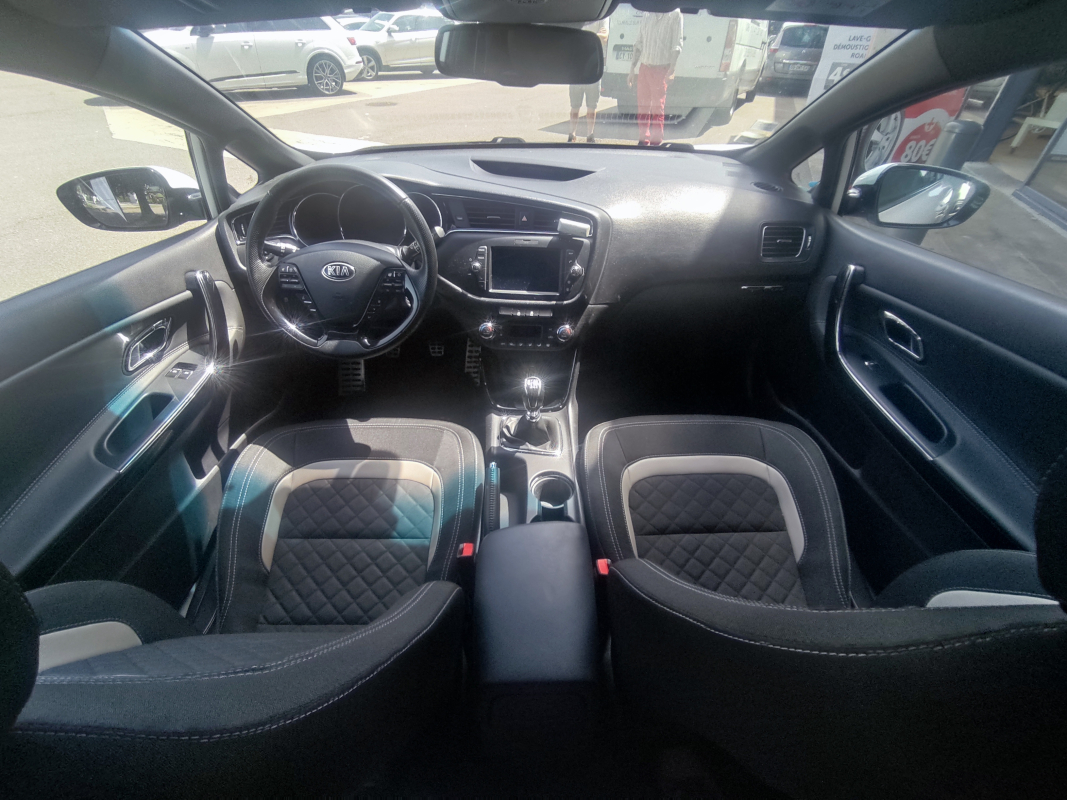Kia Ceed — 16