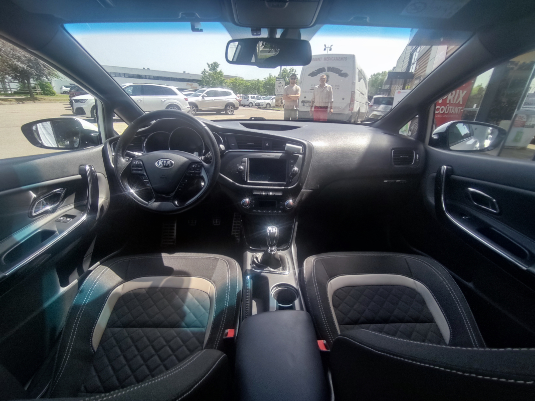 Kia Ceed — 27