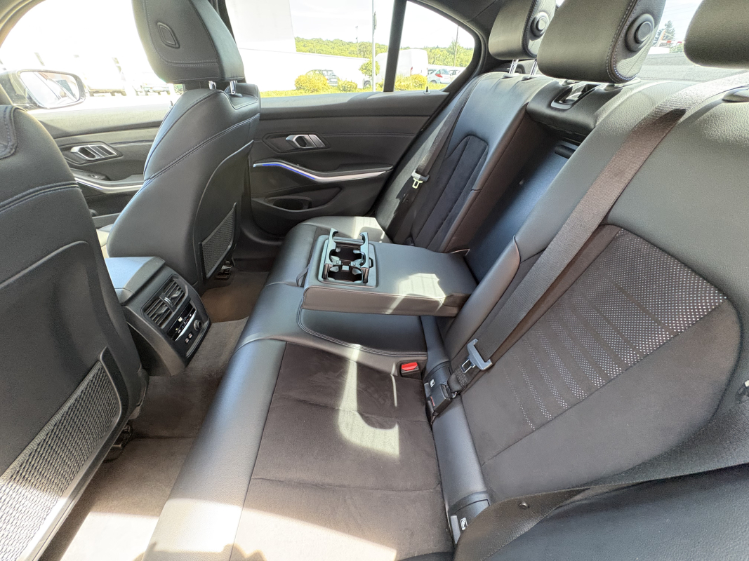 Bmw Bmw Serie 3 — 18