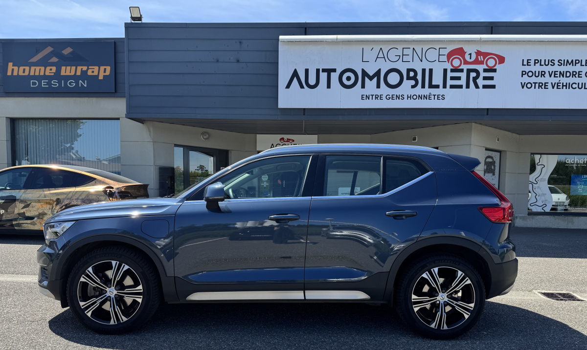 Volvo XC40 — 2