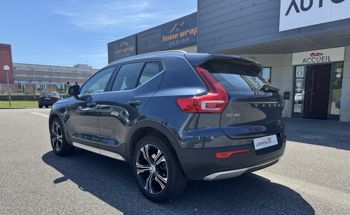 Volvo XC40 — 3
