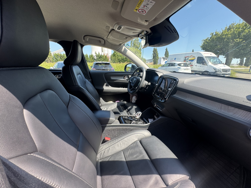 Volvo XC40 — 12