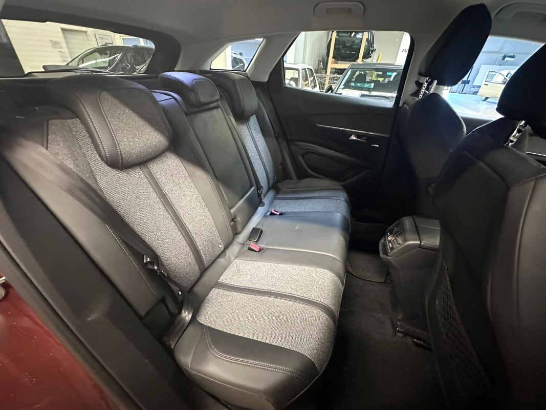 Peugeot 3008 — 17
