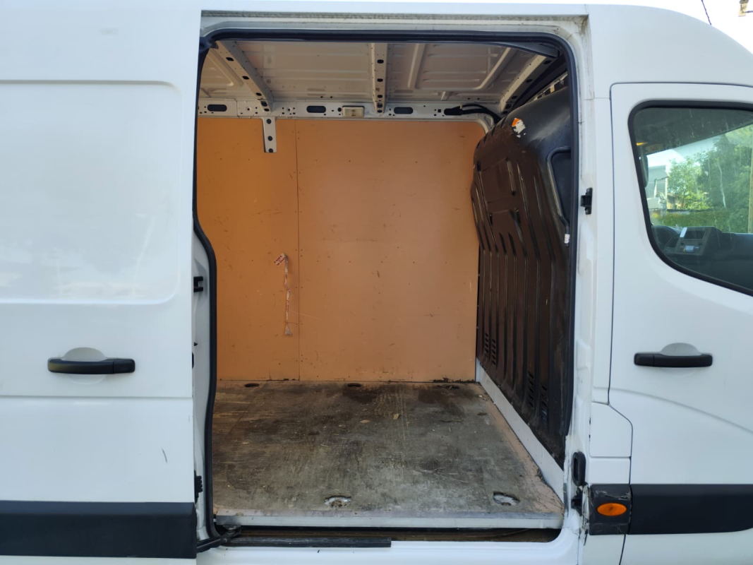 Nissan NV400 — 14