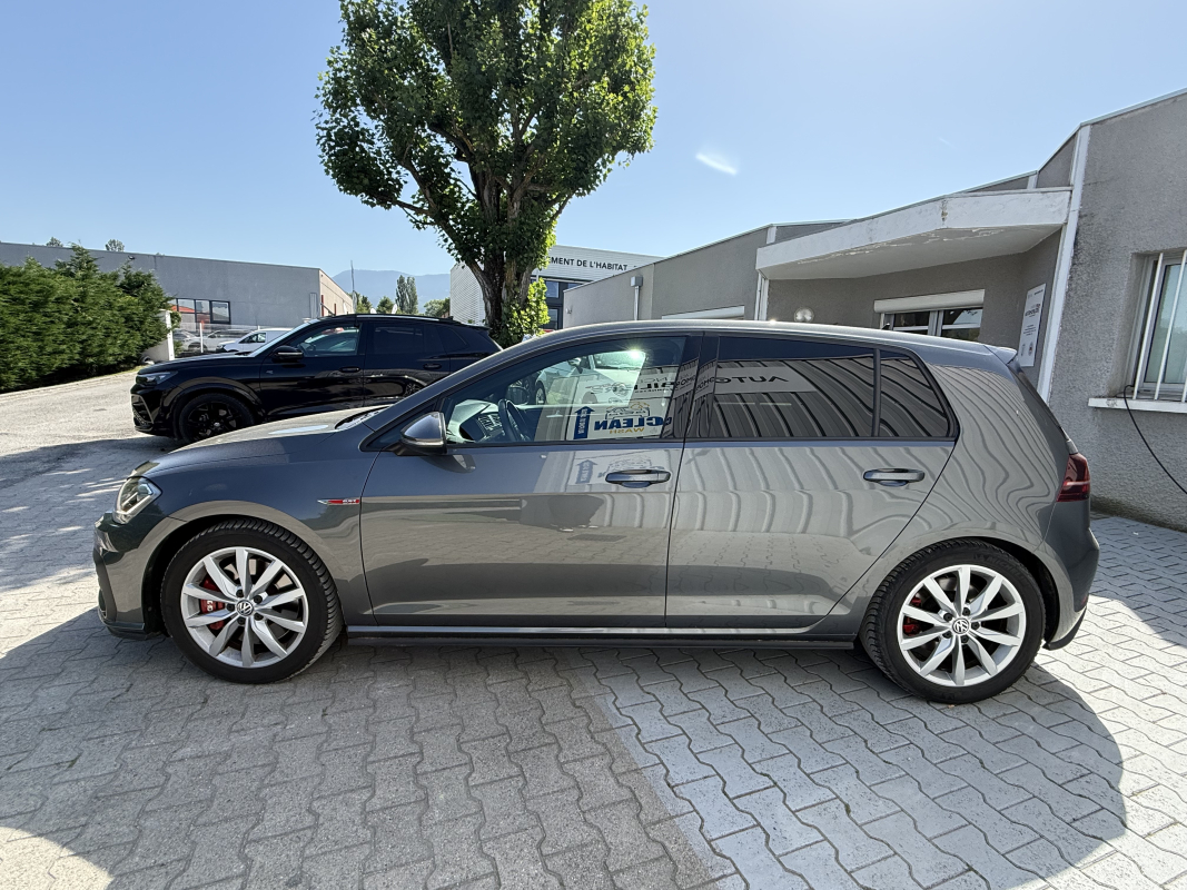 Volkswagen Golf — 6