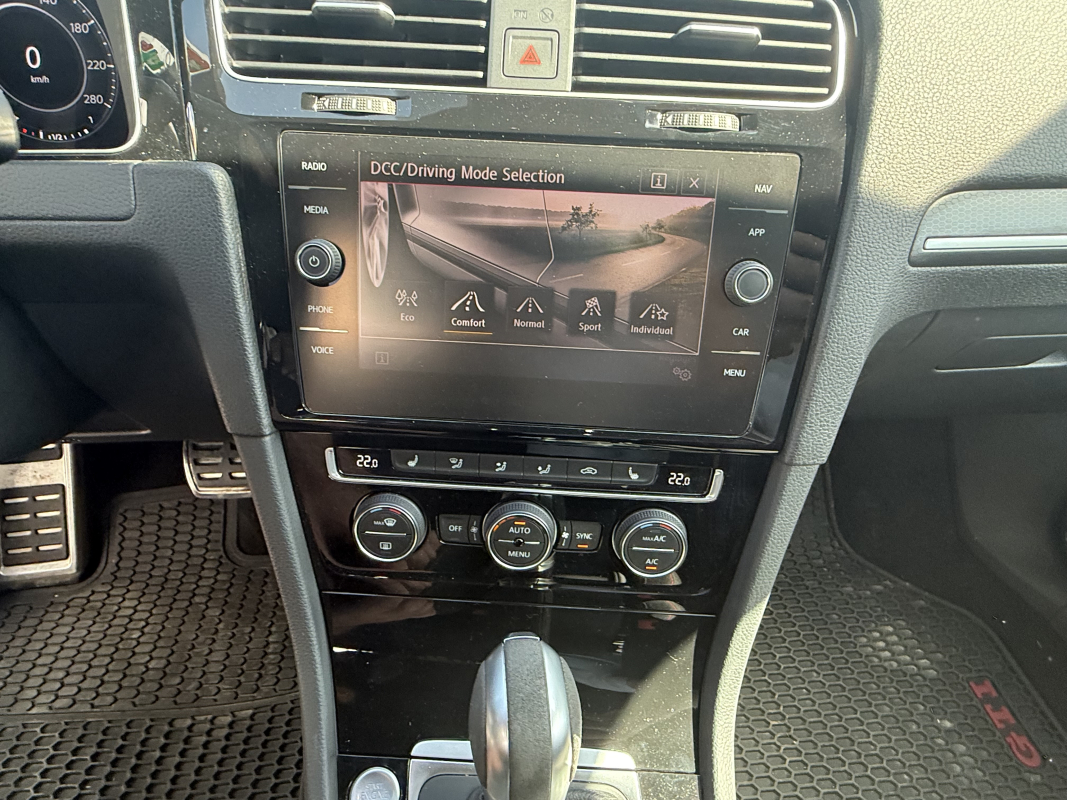 Volkswagen Golf — 10