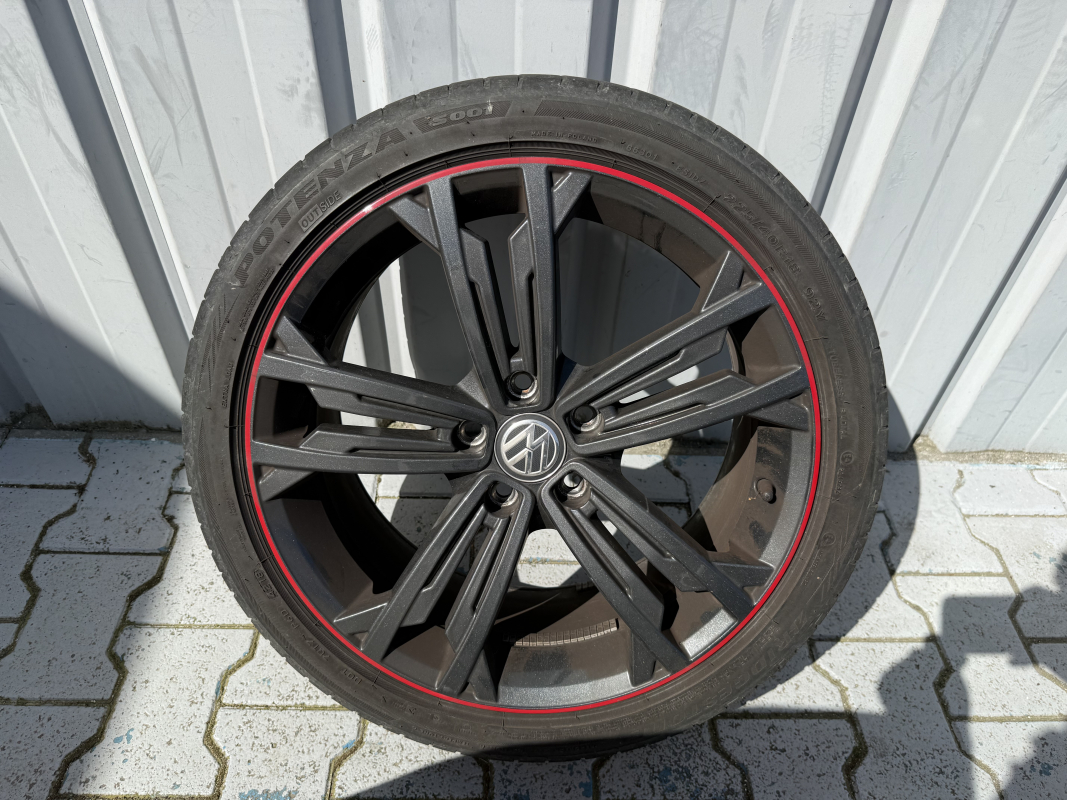 Volkswagen Golf — 14