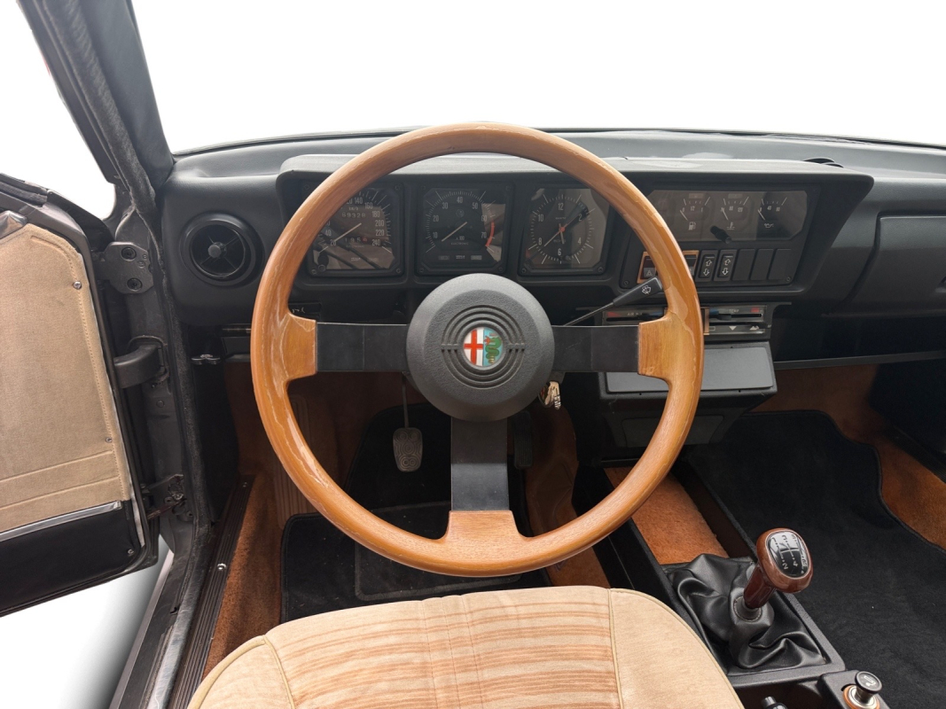 Alfa Romeo GTV — 10
