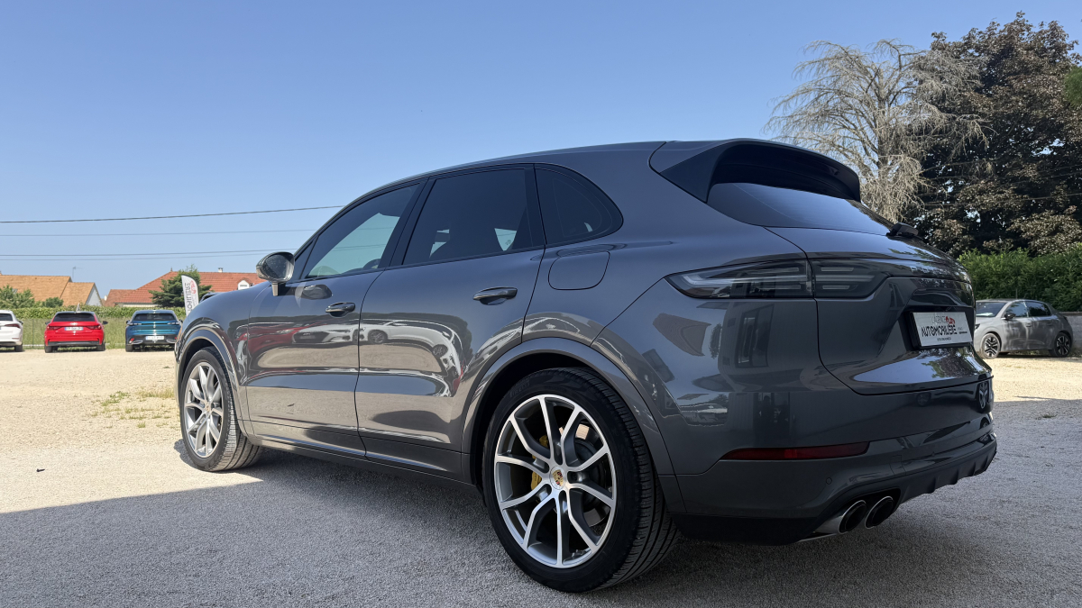 Porsche Cayenne — 5