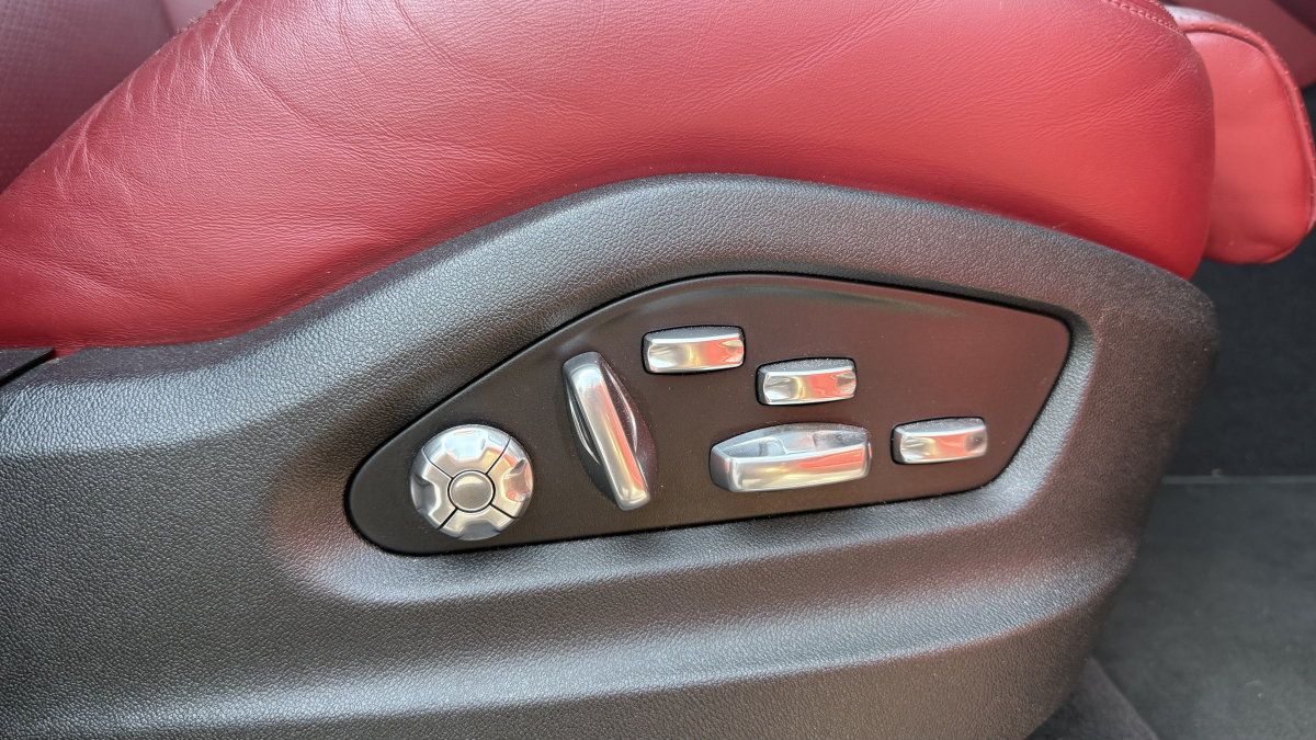 Porsche Cayenne — 13
