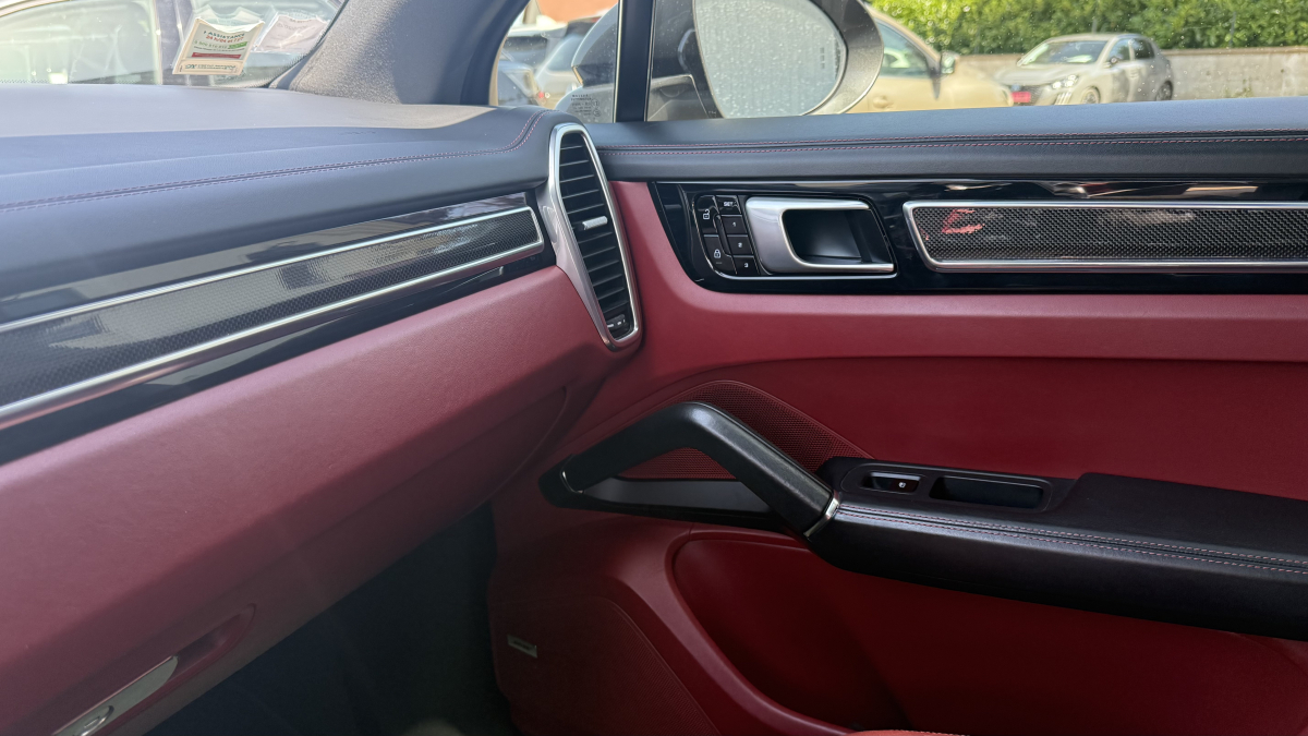 Porsche Cayenne — 14