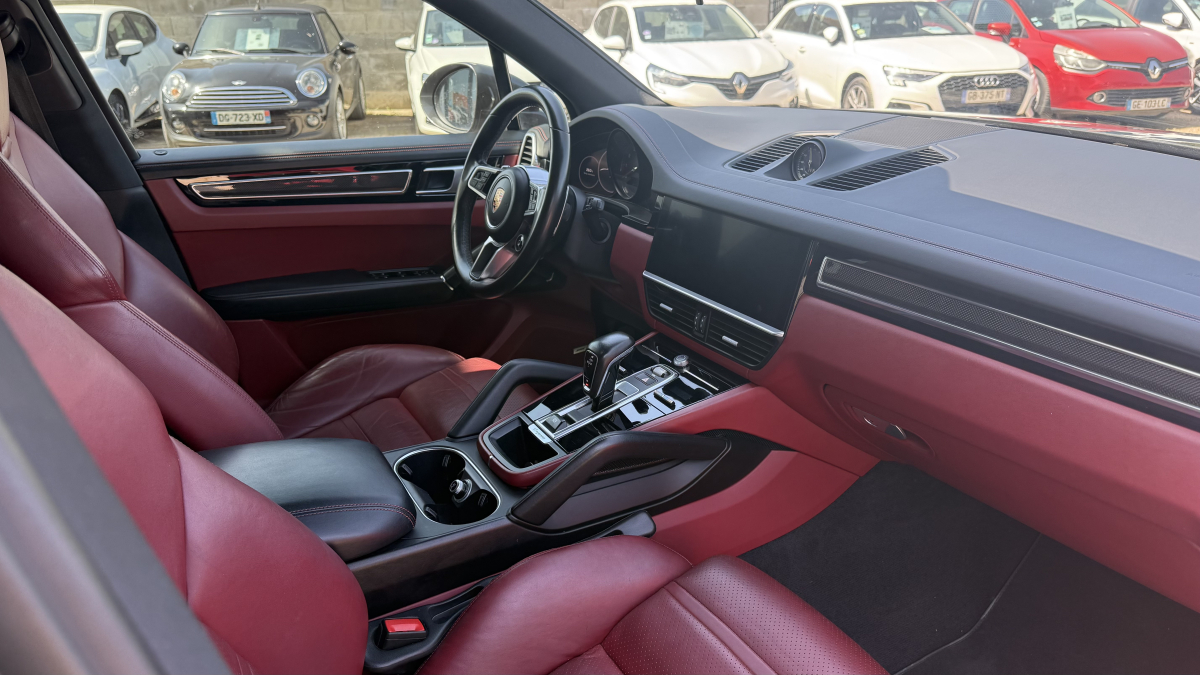 Porsche Cayenne — 11