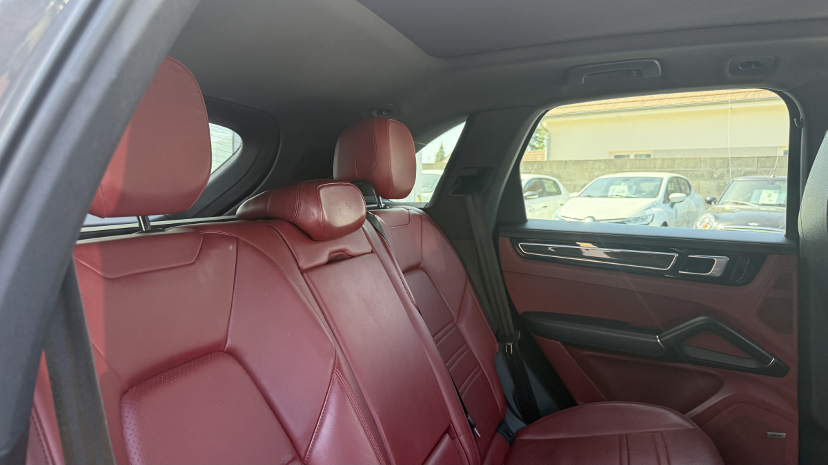 Porsche Cayenne — 25