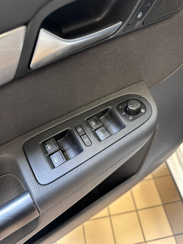 Volkswagen Sharan — 27