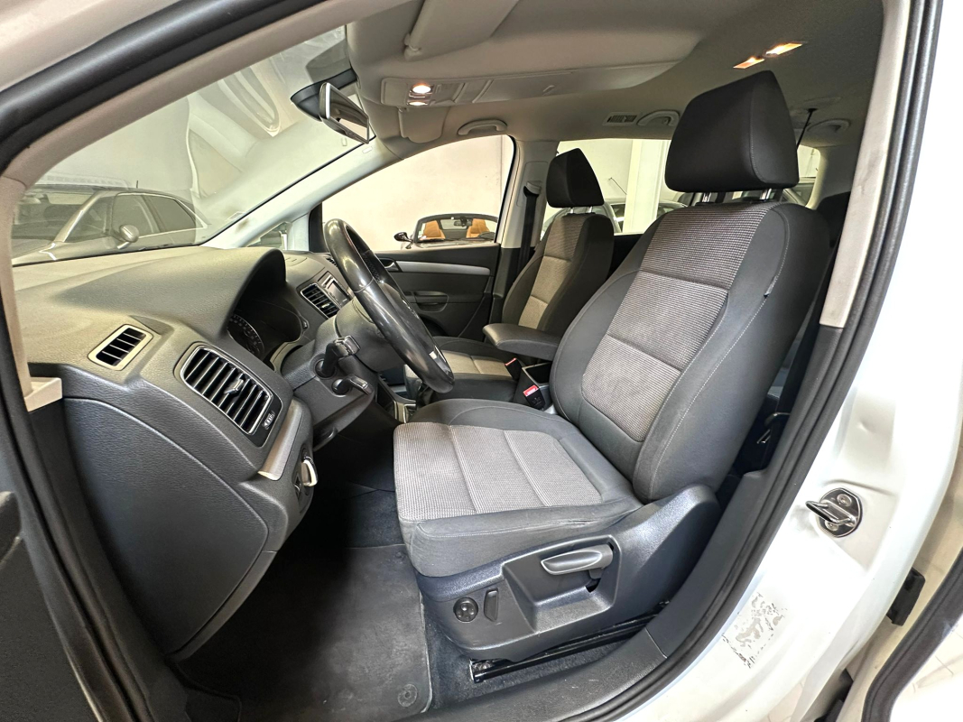 Volkswagen Sharan — 15