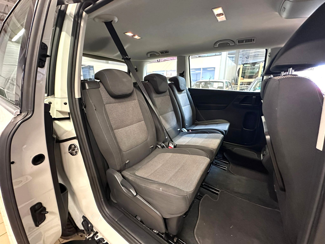 Volkswagen Sharan — 17