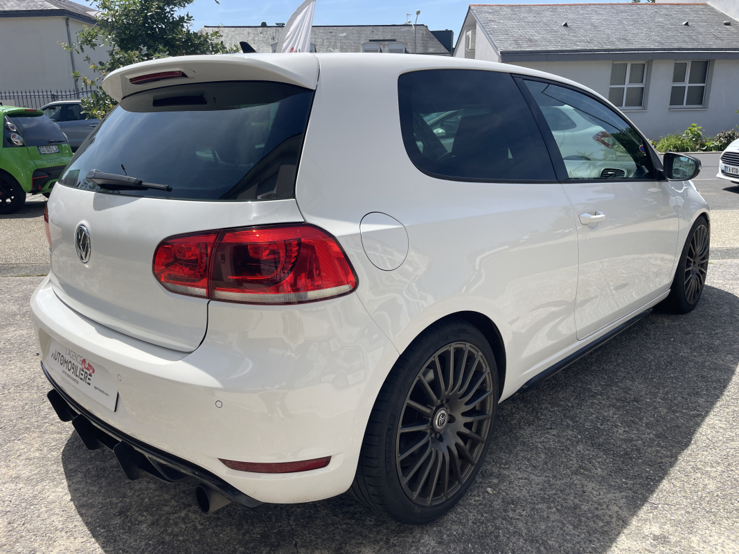 Volkswagen Golf — 5