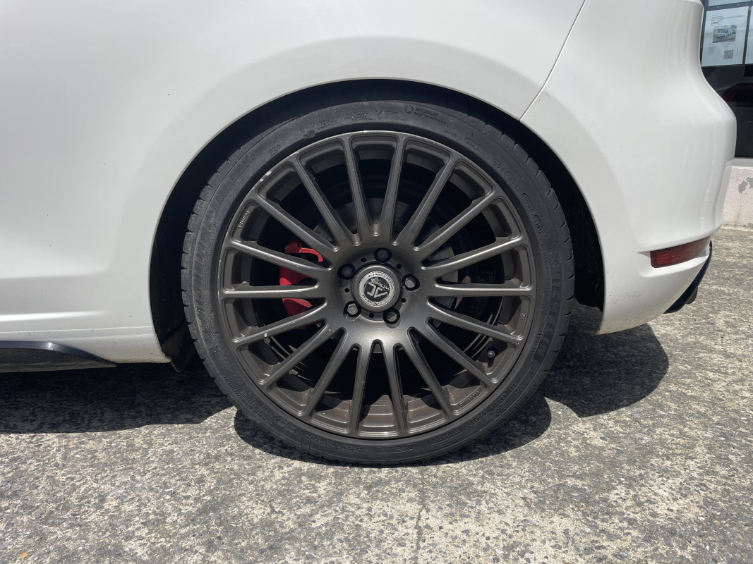Volkswagen Golf — 18