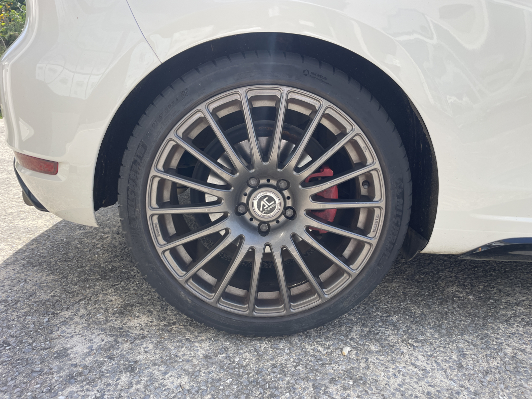 Volkswagen Golf — 17