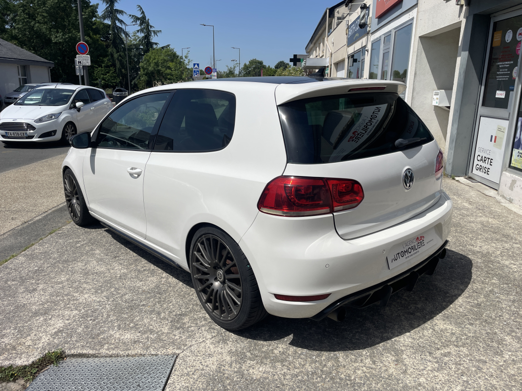 Volkswagen Golf — 7