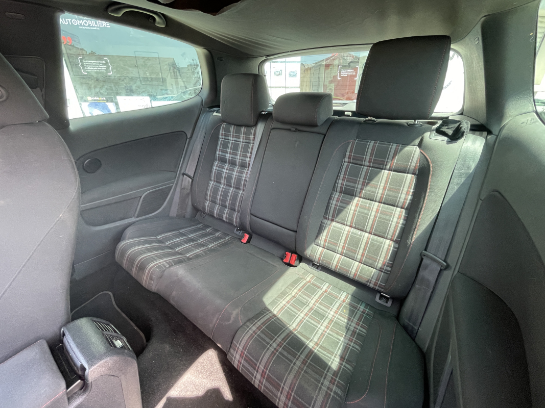 Volkswagen Golf — 14