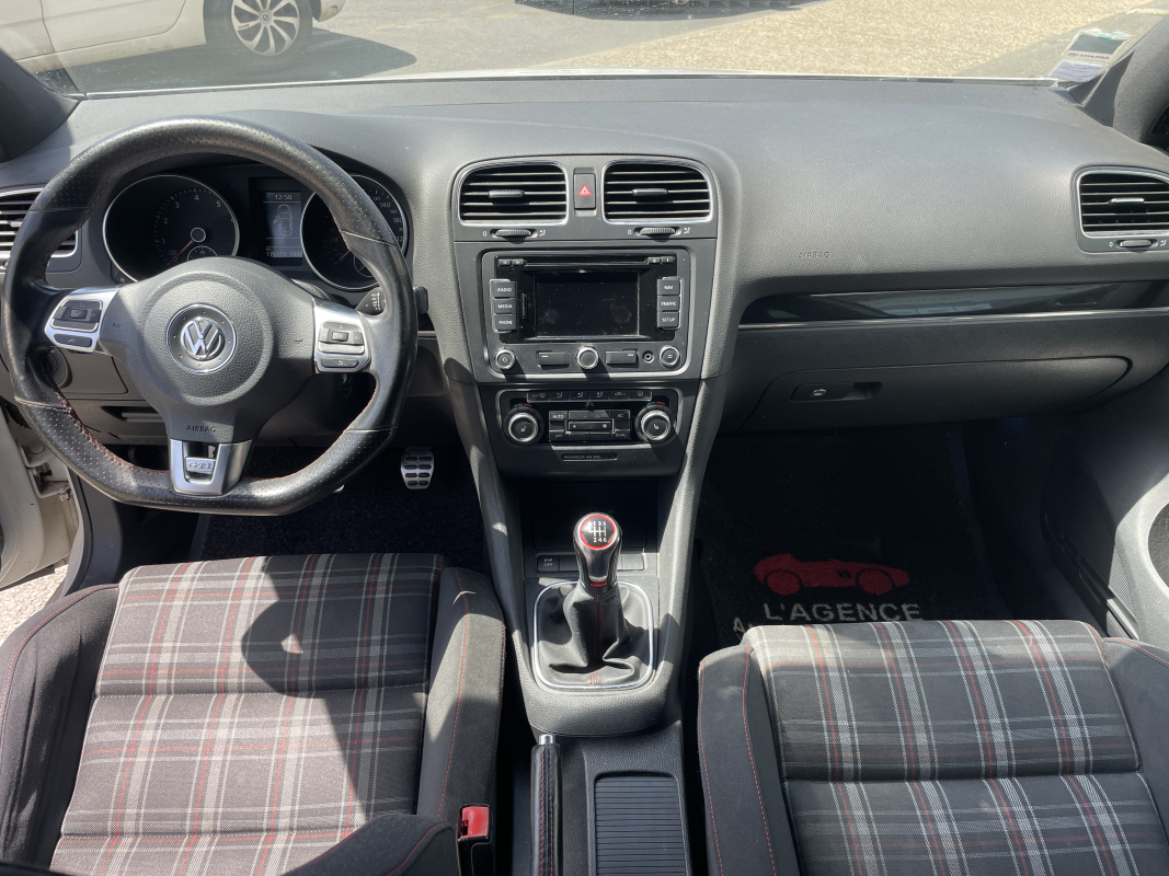 Volkswagen Golf — 11