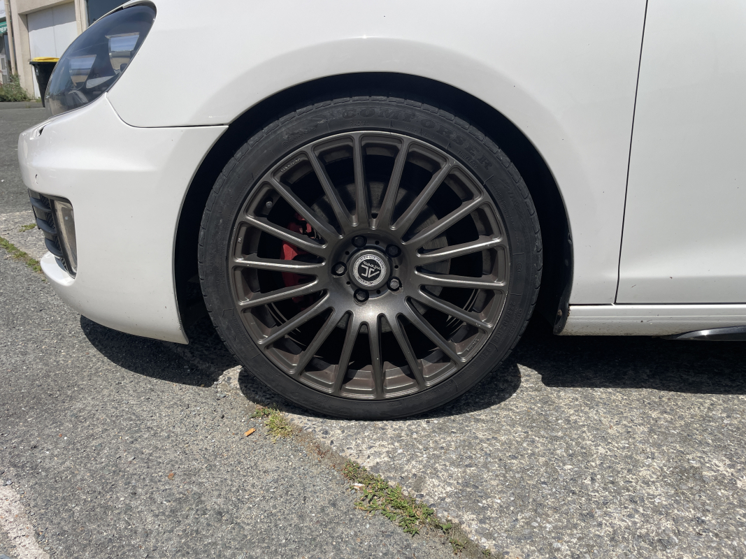 Volkswagen Golf — 16