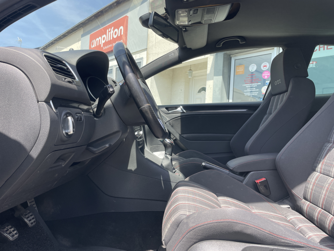 Volkswagen Golf — 15