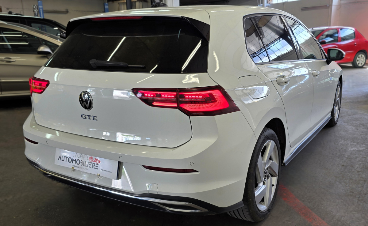 Volkswagen Golf — 3