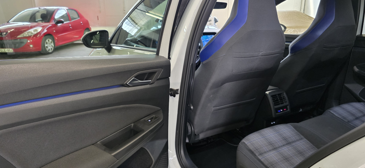 Volkswagen Golf — 28