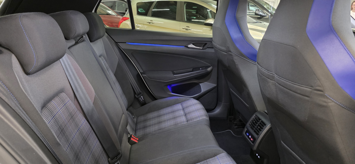 Volkswagen Golf — 19