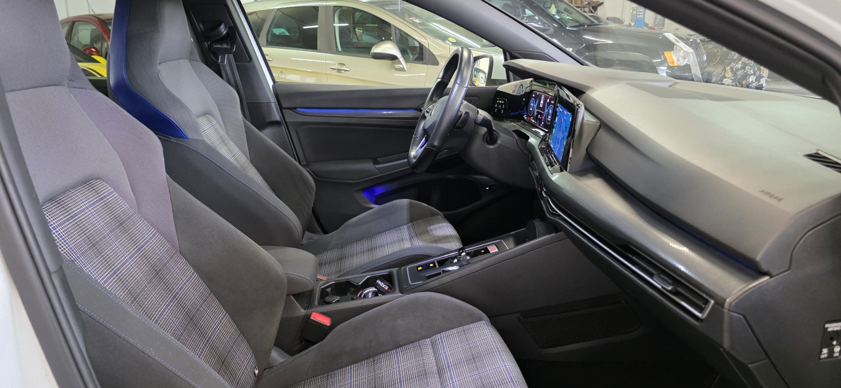 Volkswagen Golf — 23